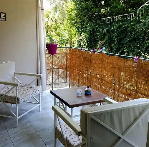 Harmonie - Adults Only +14