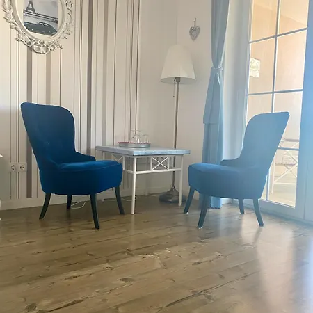 Harmonie - Adults Only +14