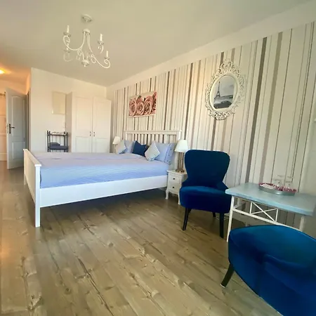 Harmonie - Adults Only +14